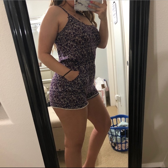 Forever 21 pattern romper - Picture 4 of 4